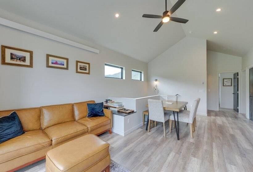 Quiet Alpine Hideaway W/ Panoramic Mountain Views!