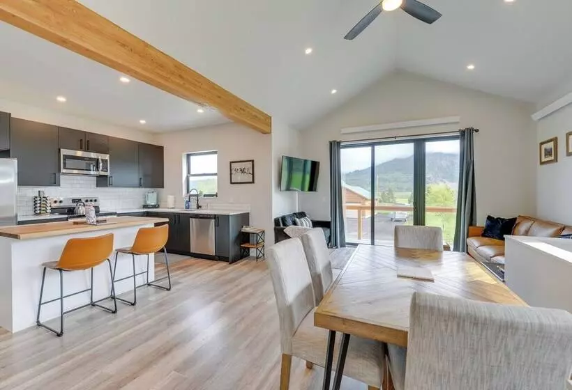 Quiet Alpine Hideaway W/ Panoramic Mountain Views!