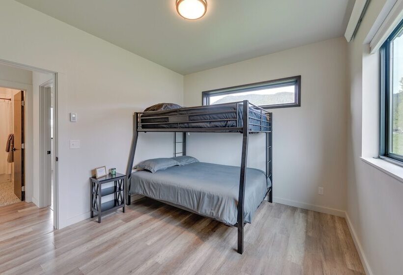 Quiet Alpine Hideaway W/ Panoramic Mountain Views!