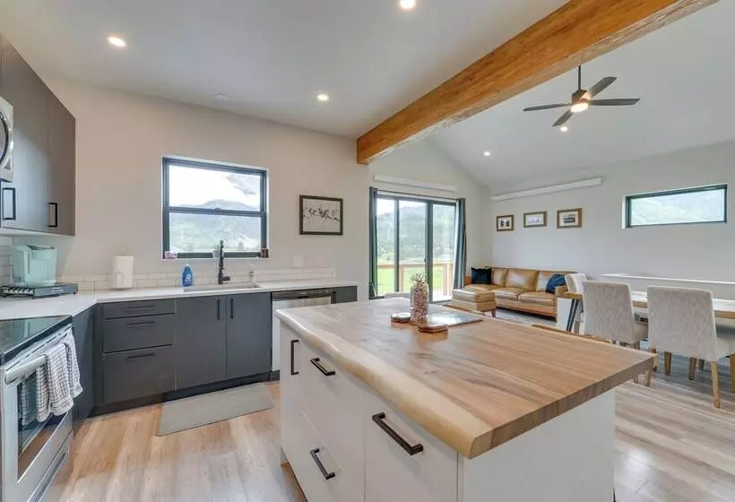 Quiet Alpine Hideaway W/ Panoramic Mountain Views!