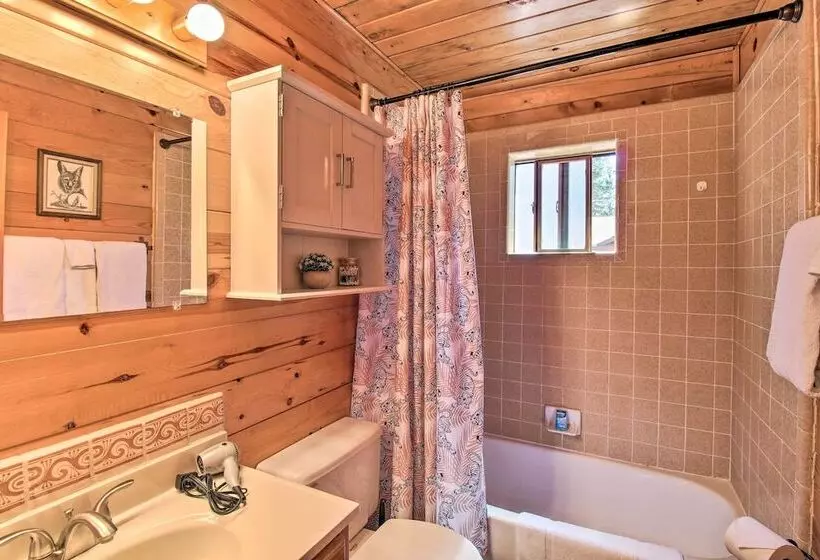 Pinetop Lakeside Cabin W/ Deck: Hike, Ski & Golf