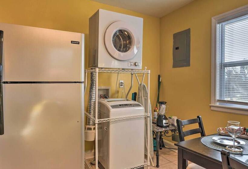 Renovated Charlotte Bungalow 3 Mi To Downtown!