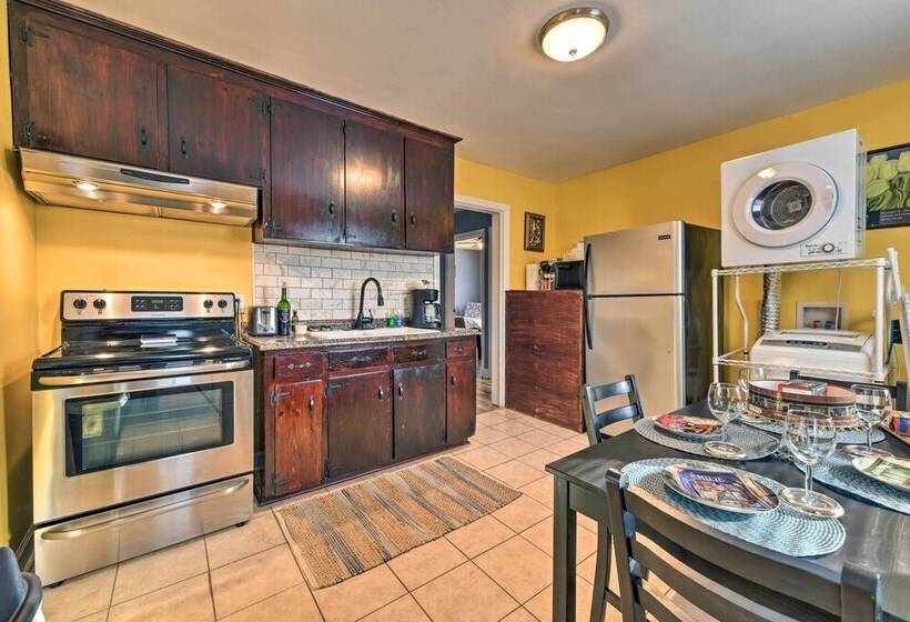 Renovated Charlotte Bungalow 3 Mi To Downtown!