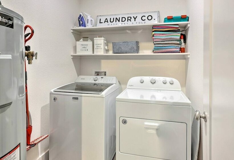 River Time Cabin W/ Games + Outdoor Oasis!