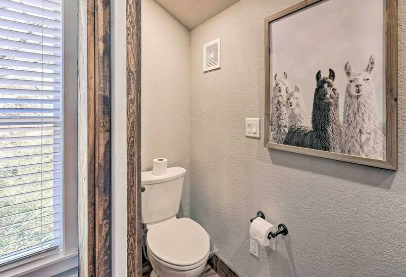 River Time Cabin W/ Games + Outdoor Oasis!