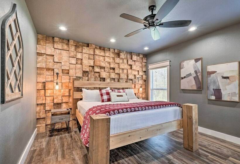 River Time Cabin W/ Games + Outdoor Oasis!