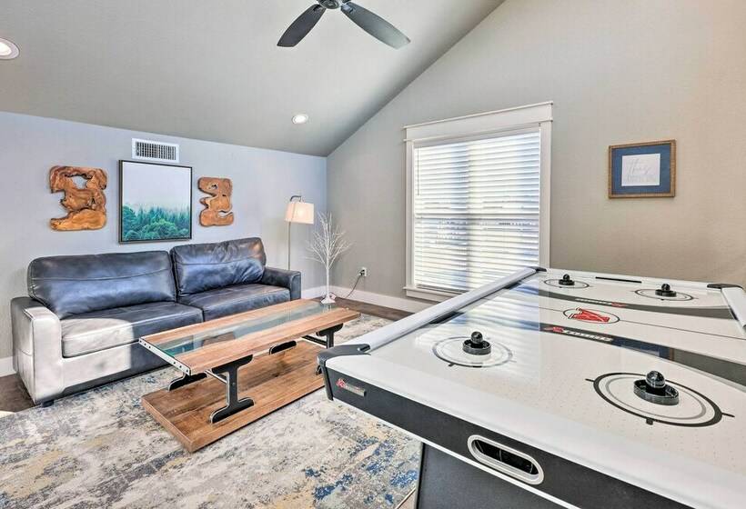 River Time Cabin W/ Games + Outdoor Oasis!