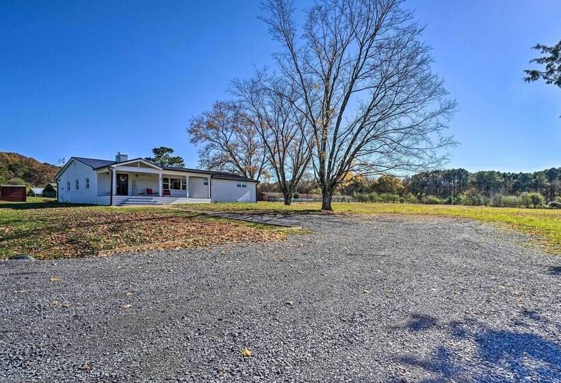 Scenic Home On 20 Acre Farm: Families Welcome