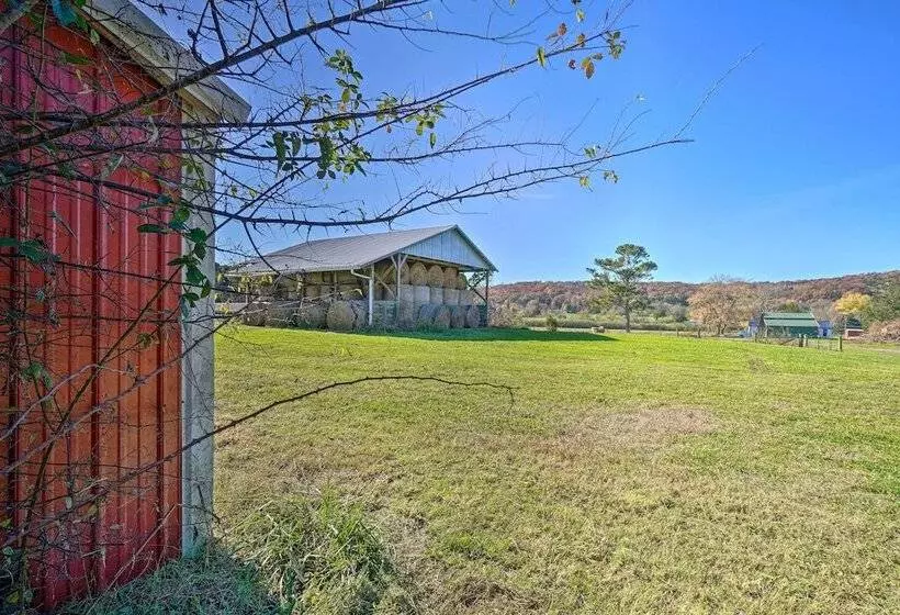 Scenic Home On 20 Acre Farm: Families Welcome