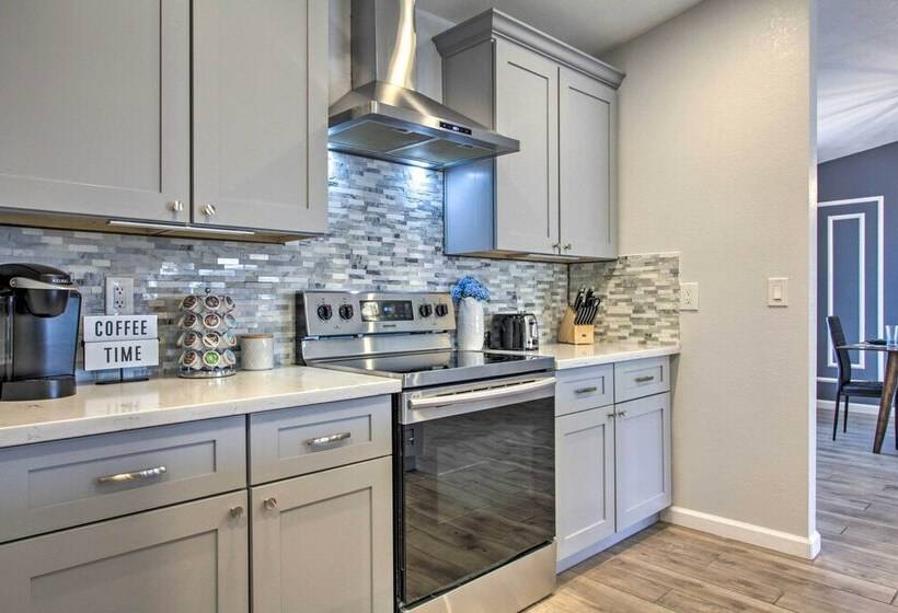 Pet Friendly Scottsdale Oasis W/ Pool & Bbq!