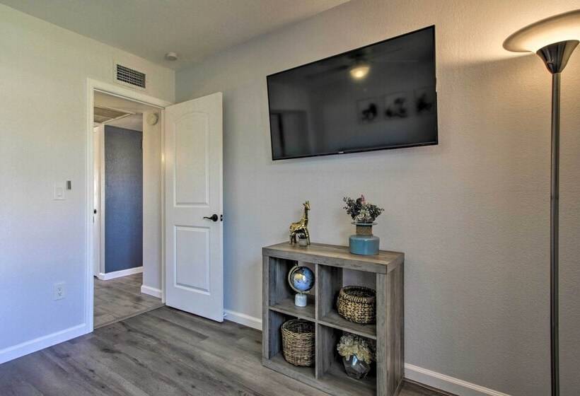Pet Friendly Scottsdale Oasis W/ Pool & Bbq!