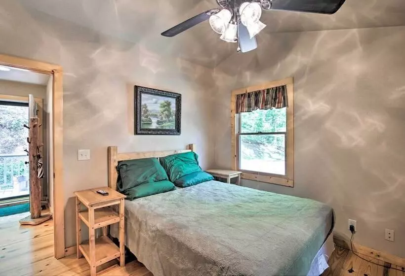 Fire Pit & Forest Views: Secluded Murphy Cabin!