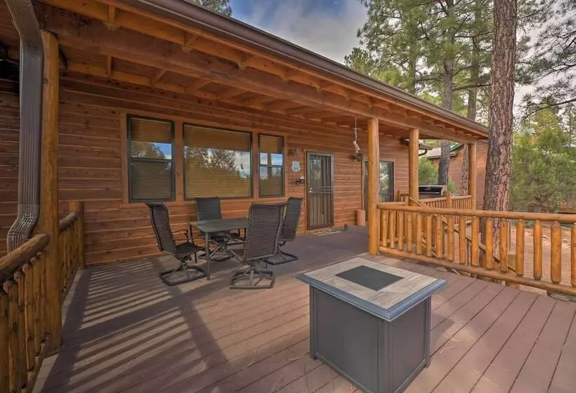 < 4 Mi To Fool Hollow Lake: Cabin W/ Tranquil Deck
