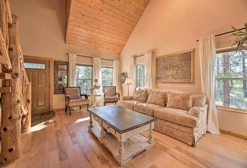 Show Low Escape < 2 Mi To Hikes, Shops & More!