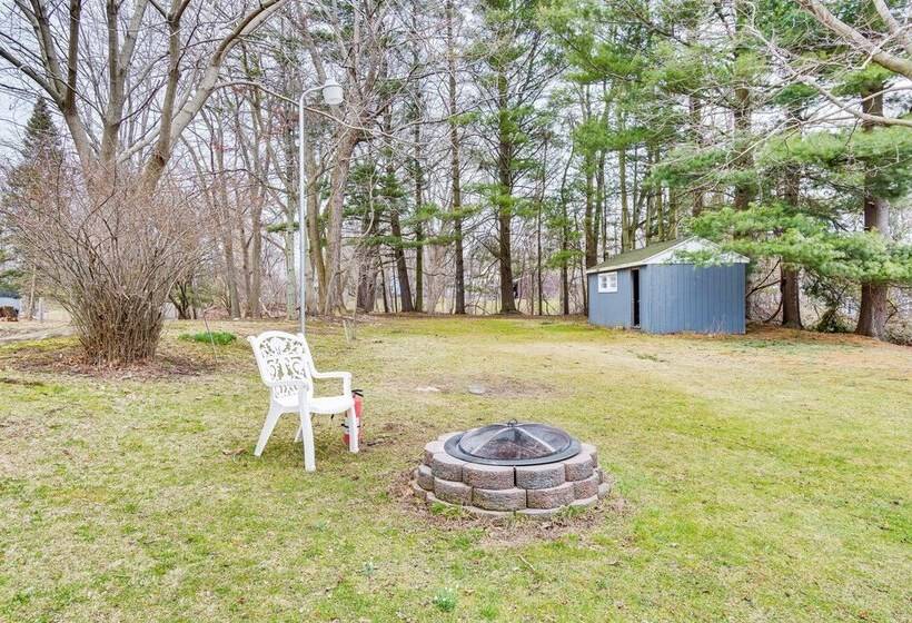 Sodus Point Vacation Rental: Steps To Lake Ontario