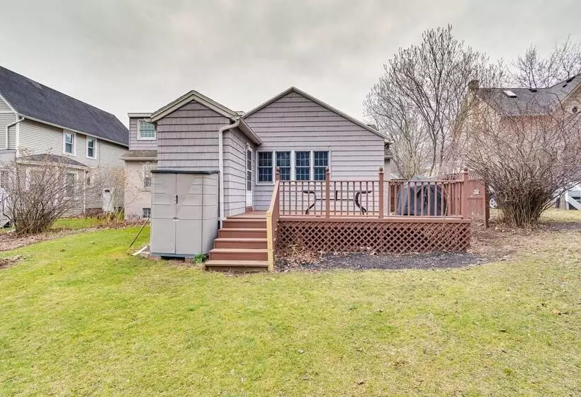 Sodus Point Vacation Rental: Steps To Lake Ontario