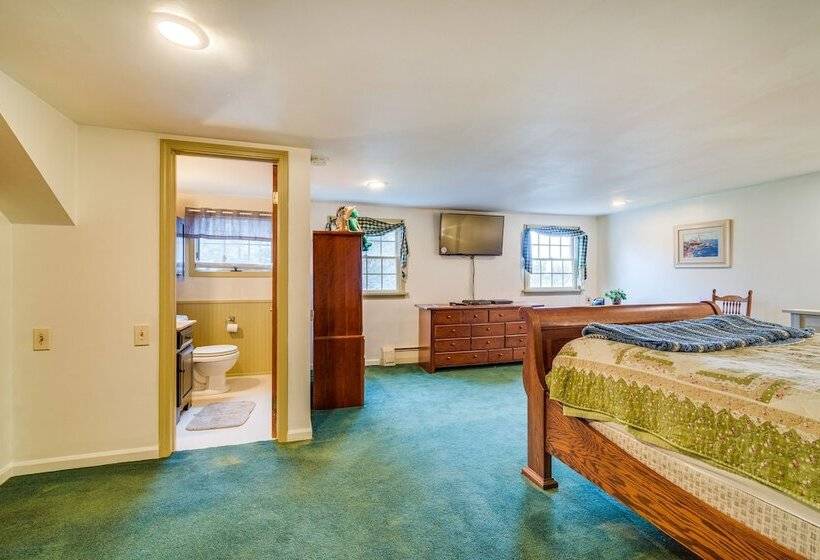 Sodus Point Vacation Rental: Steps To Lake Ontario