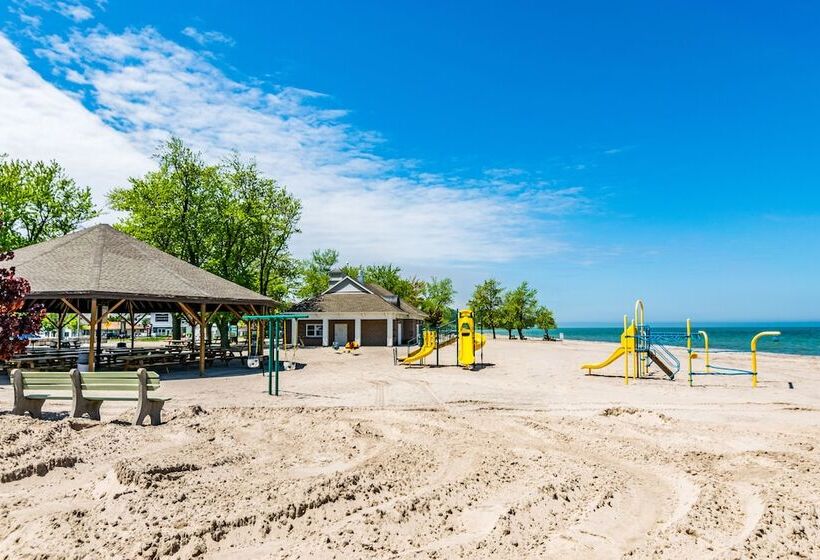 Sodus Point Vacation Rental: Steps To Lake Ontario