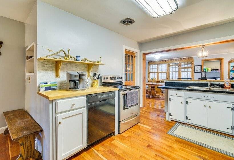 Sodus Point Vacation Rental: Steps To Lake Ontario