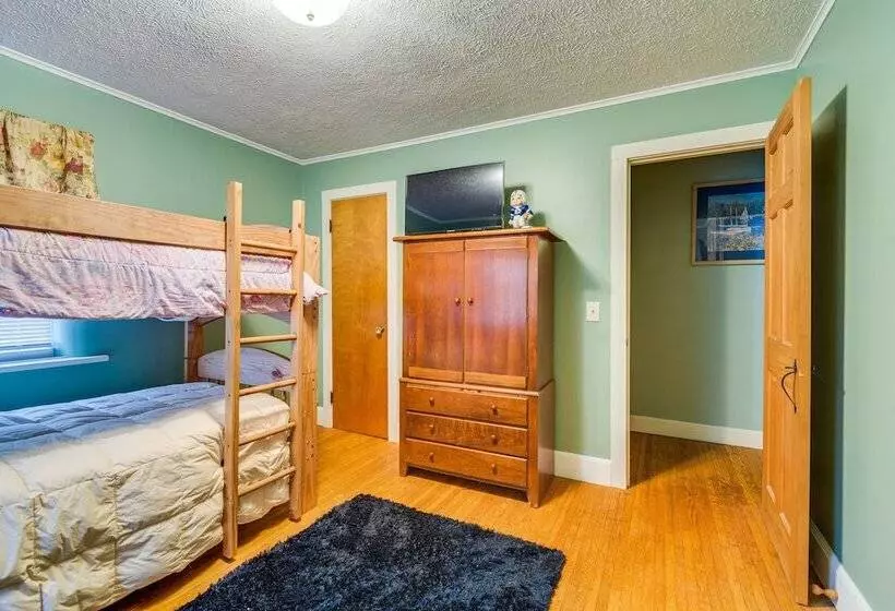Sodus Point Vacation Rental: Steps To Lake Ontario