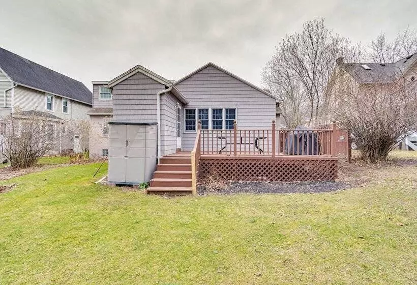 Sodus Point Vacation Rental: Steps To Lake Ontario