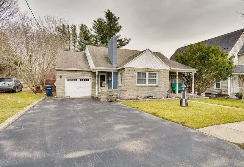 Sodus Point Vacation Rental: Steps To Lake Ontario