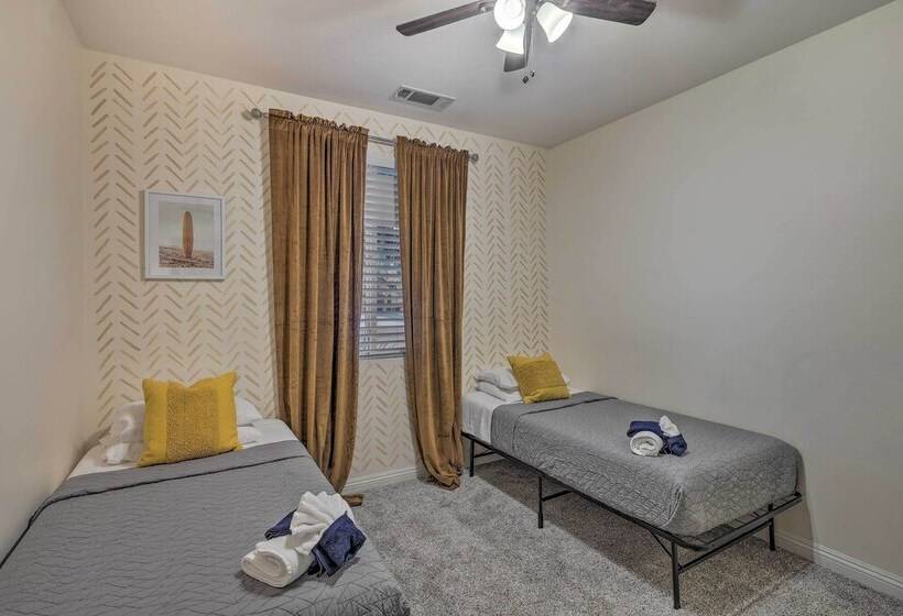 Spacious Bakersfield Home W/ Outdoor Pool!