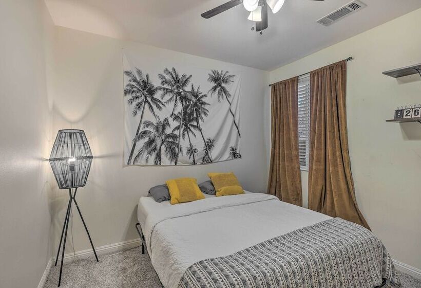 Spacious Bakersfield Home W/ Outdoor Pool!