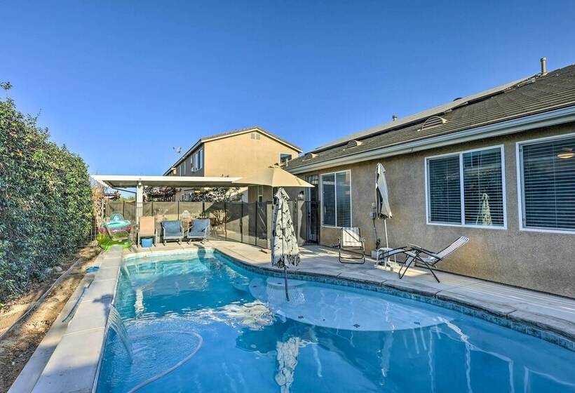 Spacious Bakersfield Home W/ Outdoor Pool!