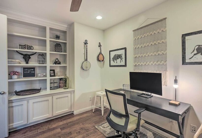 Spacious Bakersfield Home W/ Outdoor Pool!