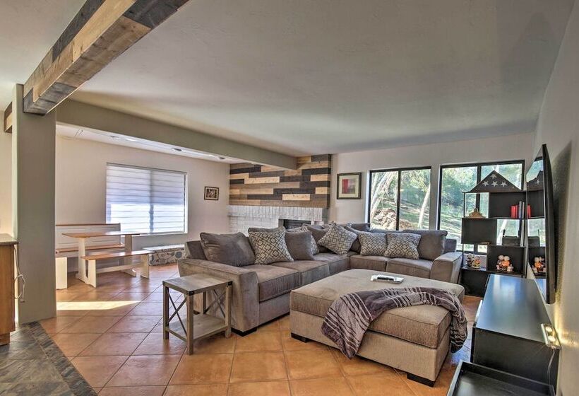 Spacious El Cajon Villa   14 Mi To Downtown!