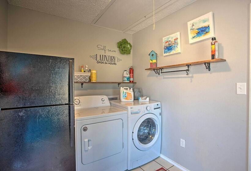 Walk To Lake Texoma: Family Friendly Retreat!