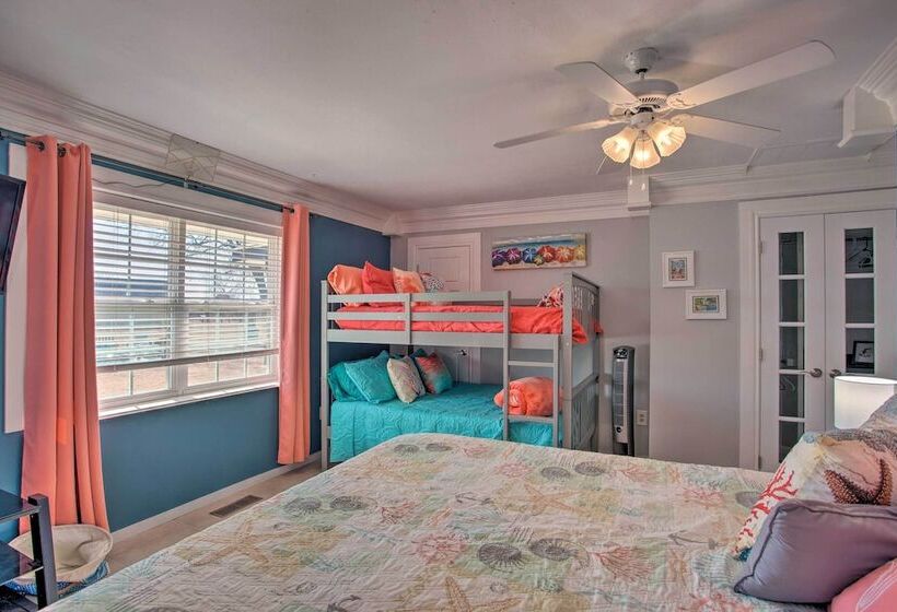 Walk To Lake Texoma: Family Friendly Retreat!