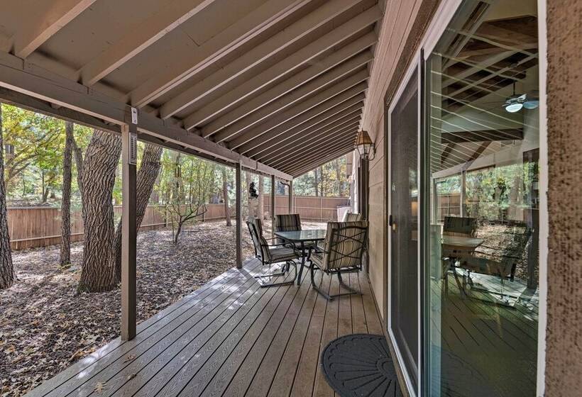 Spacious Cabin W/ Deck: 7 Mi To Show Low!