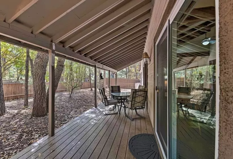 Spacious Cabin W/ Deck: 7 Mi To Show Low!