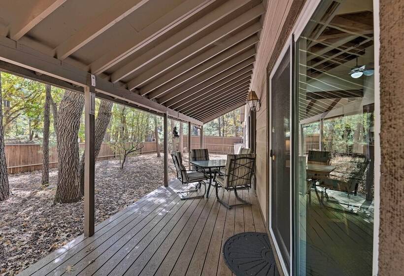 Spacious Cabin W/ Deck: 7 Mi To Show Low!