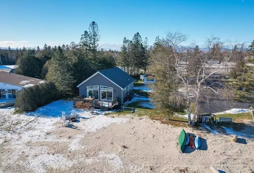 St. Ignace Cottage W/ Deck & Beach On Lake Huron!