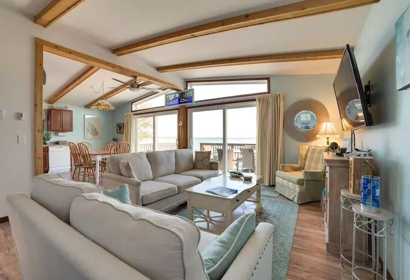 St. Ignace Cottage W/ Deck & Beach On Lake Huron!