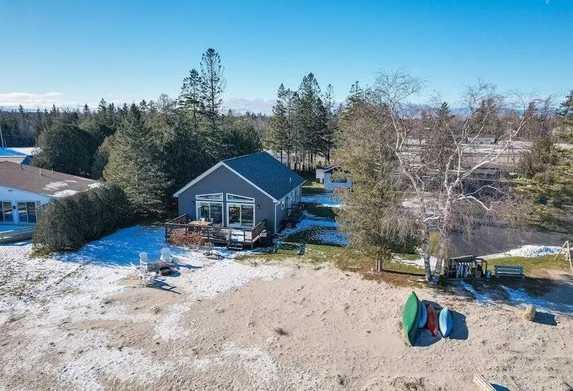 St. Ignace Cottage W/ Deck & Beach On Lake Huron!