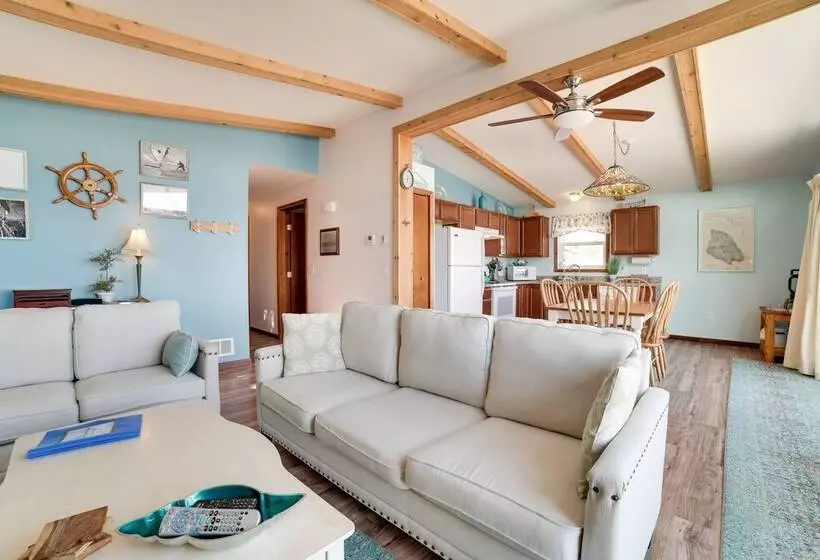 St. Ignace Cottage W/ Deck & Beach On Lake Huron!