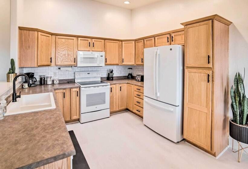 Sunny Page Home: The Gateway To Az Adventure!