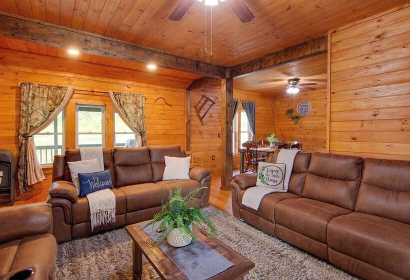 The Olde Homestead W/ Fire Pit & Mountain Views!