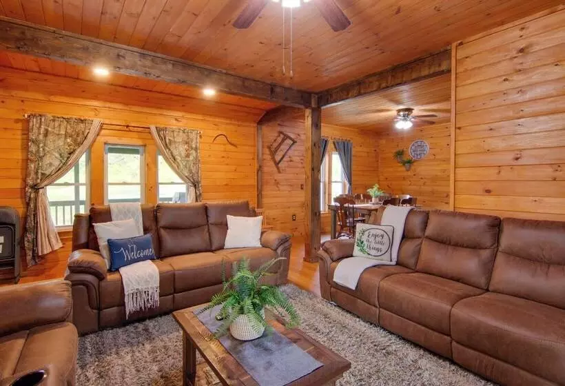 The Olde Homestead W/ Fire Pit & Mountain Views!