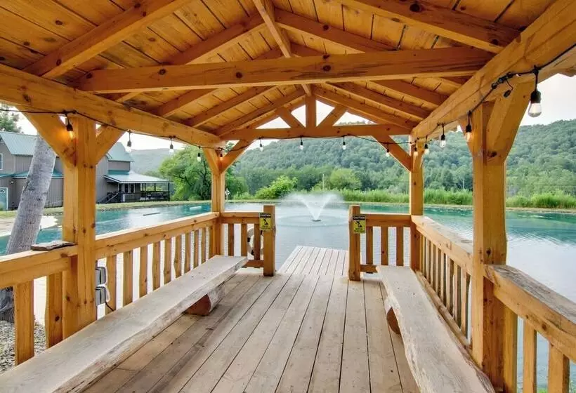 The Olde Homestead W/ Fire Pit & Mountain Views!