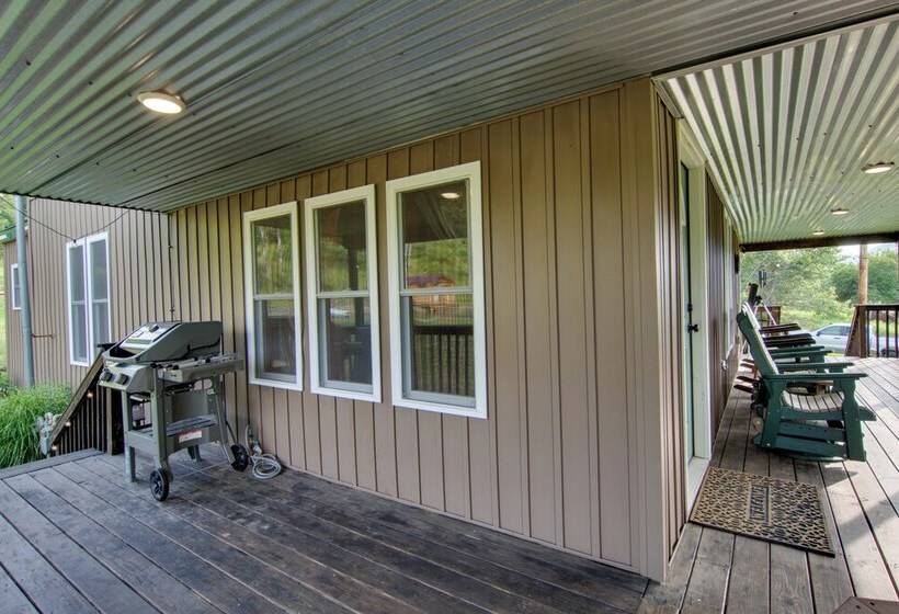 The Olde Homestead W/ Fire Pit & Mountain Views!