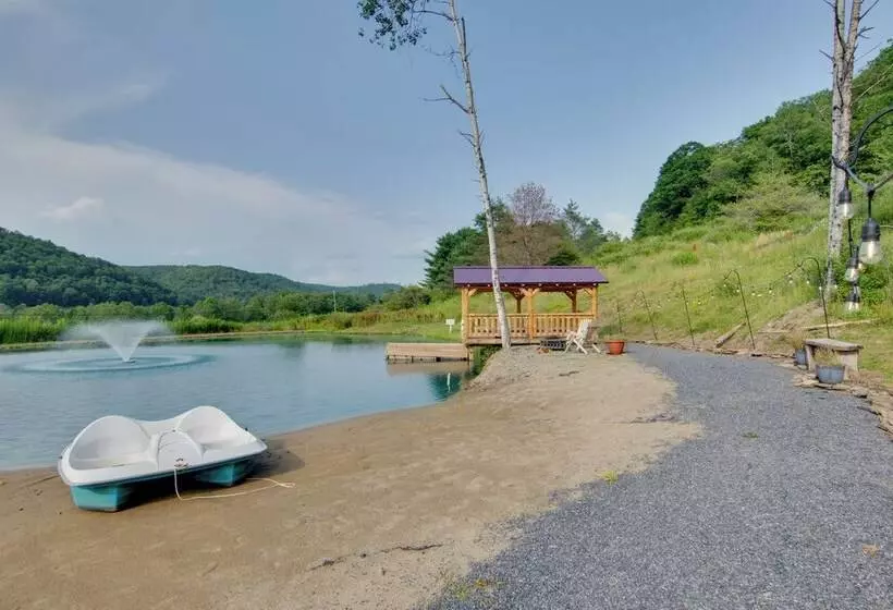 The Olde Homestead W/ Fire Pit & Mountain Views!