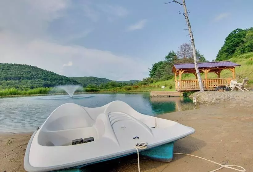 The Olde Homestead W/ Fire Pit & Mountain Views!