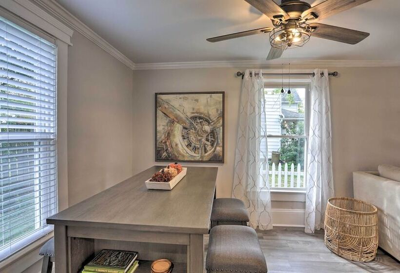 Pet Friendly Home   1/2 Mi To Downtown Willoughby!