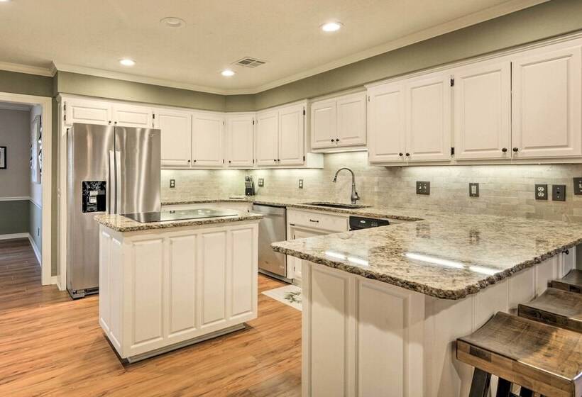 Upscale Home W/ Seasonal Pool Near Historic Rte 66