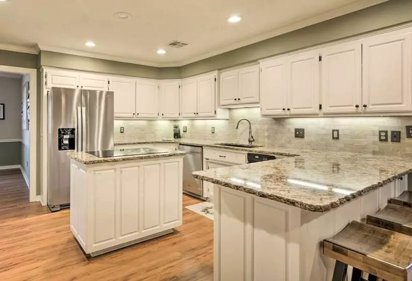 Upscale Home W/ Seasonal Pool Near Historic Rte 66